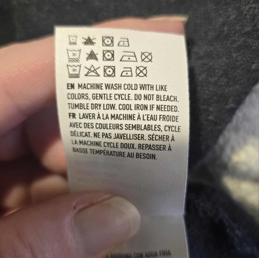 American Eagle Sweater - Picture 9 of 10